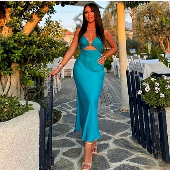 Zara SATIN EFFECT CUT OUT MIDI DRESS - Picture 10 of 16